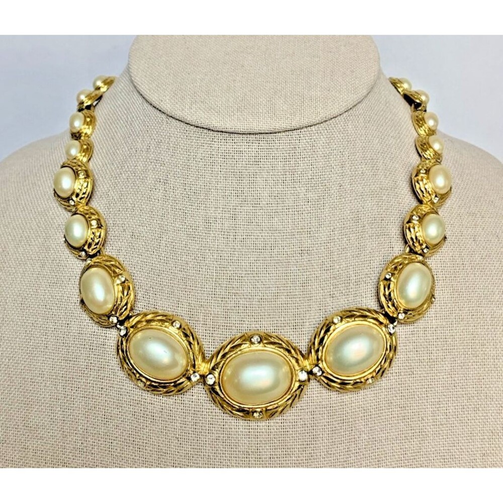 Trifari Vintage Faux Pearl Cabochon Statement Necklace Gold Tone Runway 17”